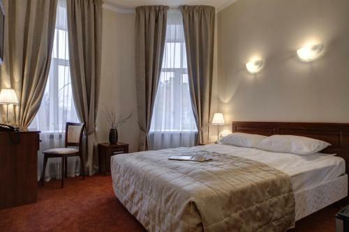Hotel Acapella On Vosstaniya Square