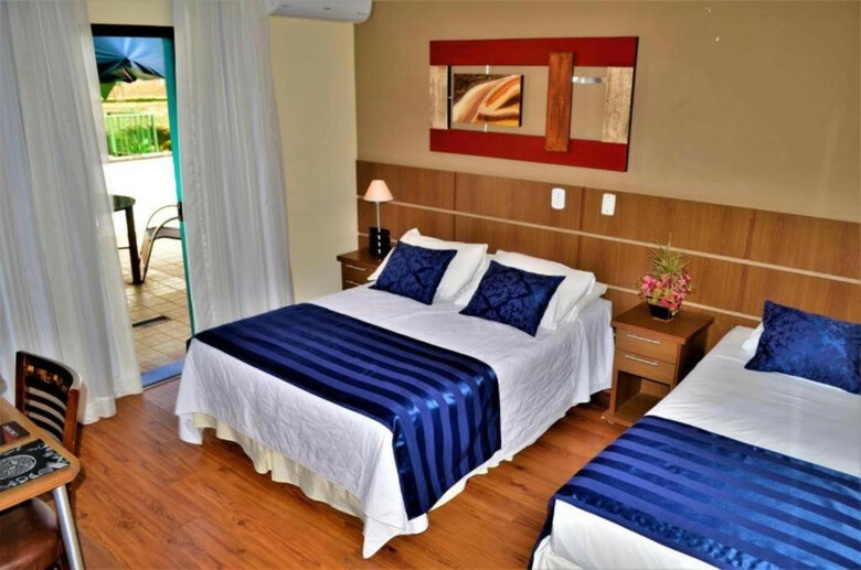 Summit Lago Hotel