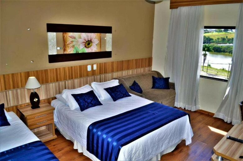 Summit Lago Hotel