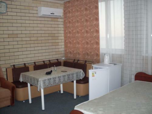 Hostal Karmen 2 Guest House