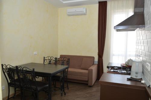Apartment At Krymskaya 19m