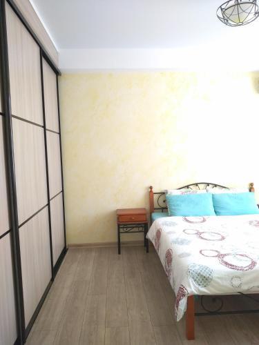 Apartment At Krymskaya 19m