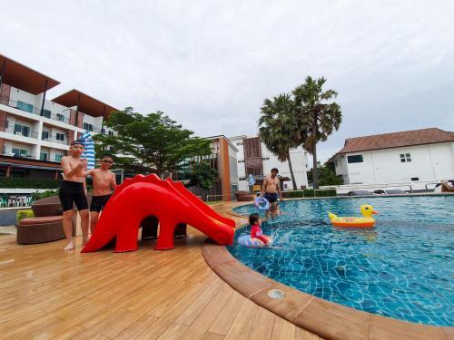 Saint Tropez Beach Resort Hotel