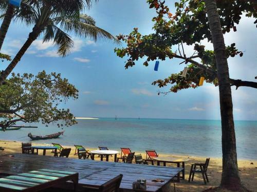Albergue Think & Retro Cafe Lipa Noi Samui