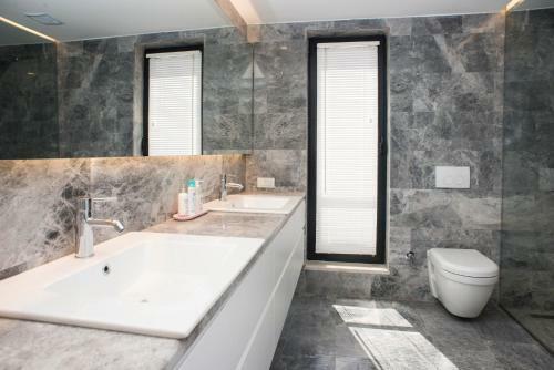 Uzunyurt Villa Sleeps 12 Pool Air Con Wifi