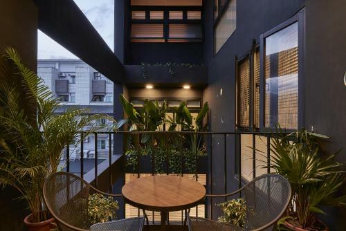 Bed & Breakfast Noir Home