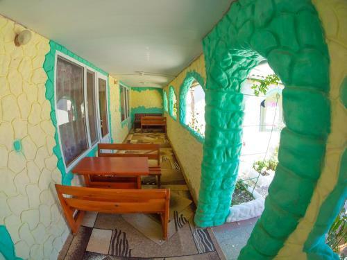 Hostal Arbuz Guest House