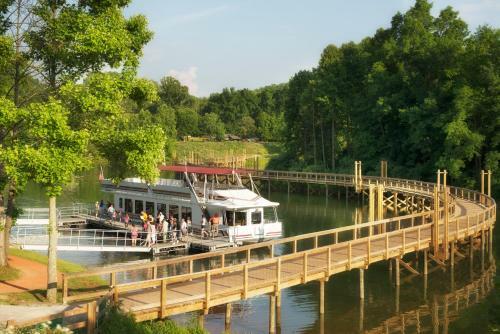 Hotel Stonewall Resort