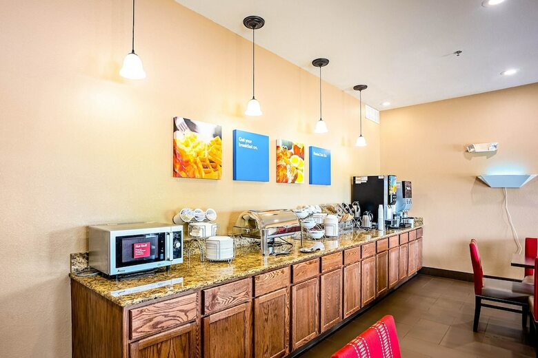 Hotel Comfort Inn & Suites