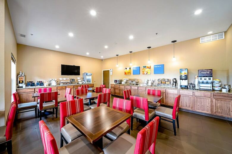 Hotel Comfort Inn & Suites