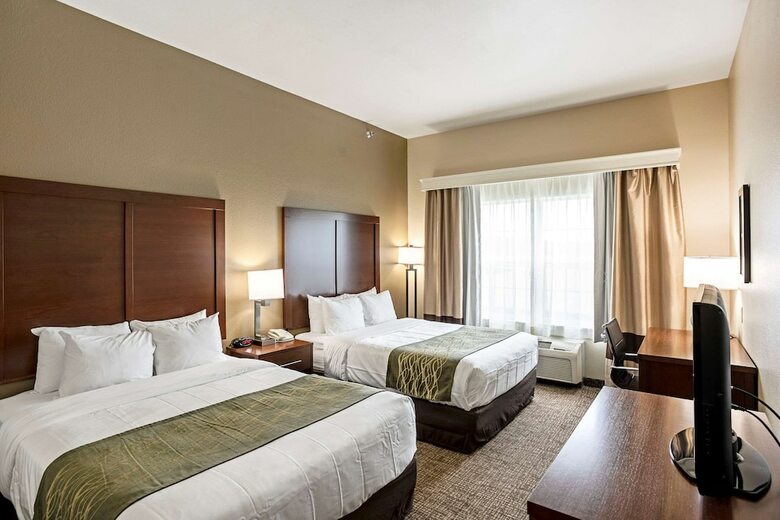 Hotel Comfort Inn & Suites
