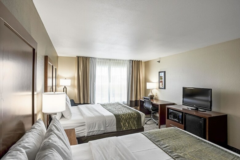 Hotel Comfort Inn & Suites