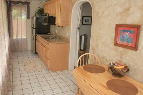 Hostal Camai House Guest Suite