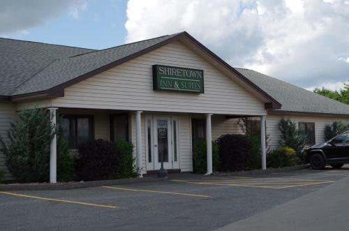 Hotel Shiretown Inn & Suites