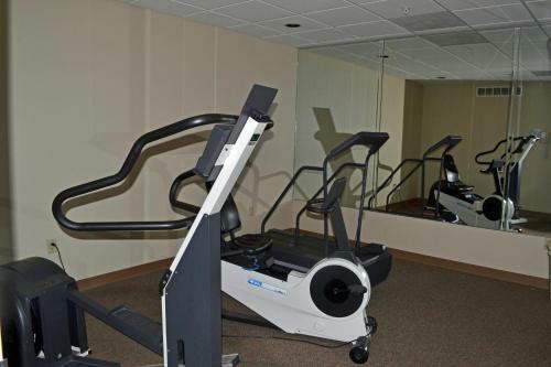 Hotel Paola Inn And Suites