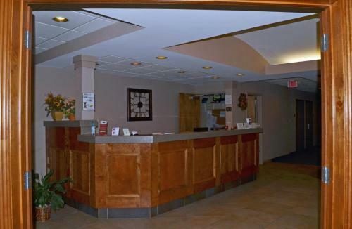 Hotel Paola Inn And Suites