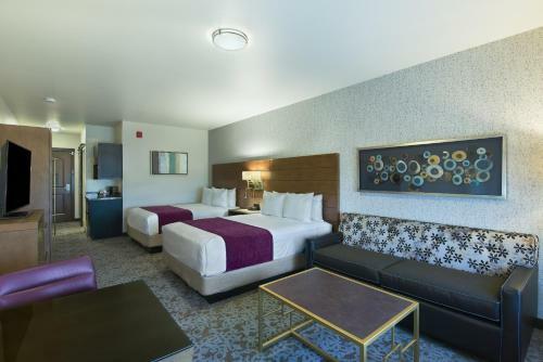 Hotel Oxford Suites Sonoma - Rohnert Park