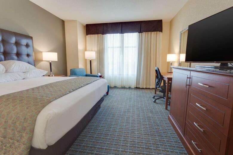 Drury Plaza Hotel St. Louis St. Charles