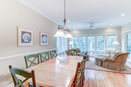 1006 Crooked Oaks Lane