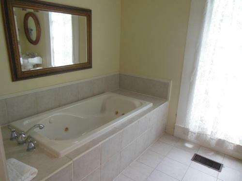 Bed & Breakfast Cedar Grove Mansion Inn & Restaurant