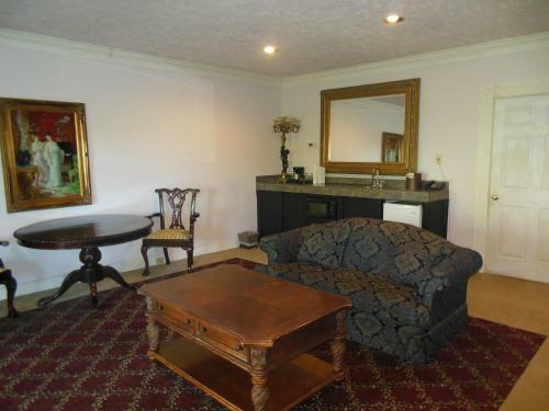 Bed & Breakfast Cedar Grove Mansion Inn & Restaurant