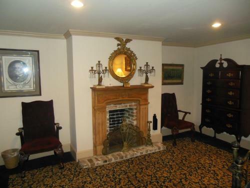 Bed & Breakfast Cedar Grove Mansion Inn & Restaurant