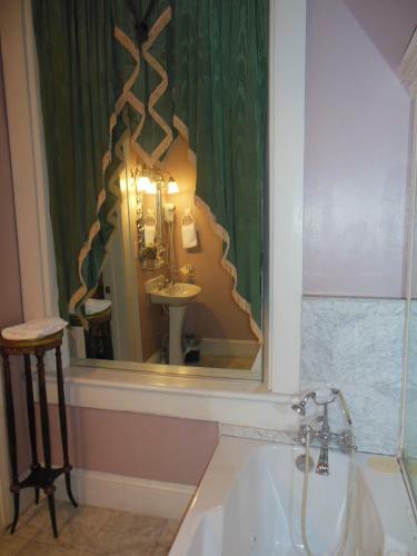 Bed & Breakfast Cedar Grove Mansion Inn & Restaurant