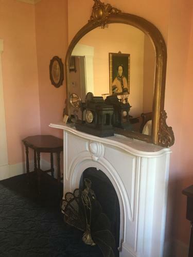 Bed & Breakfast Cedar Grove Mansion Inn & Restaurant