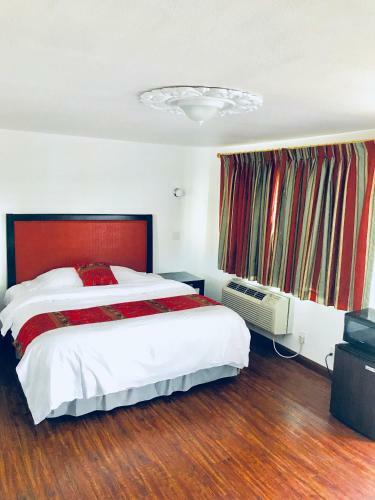 Posada Norwalk Inn & Suites