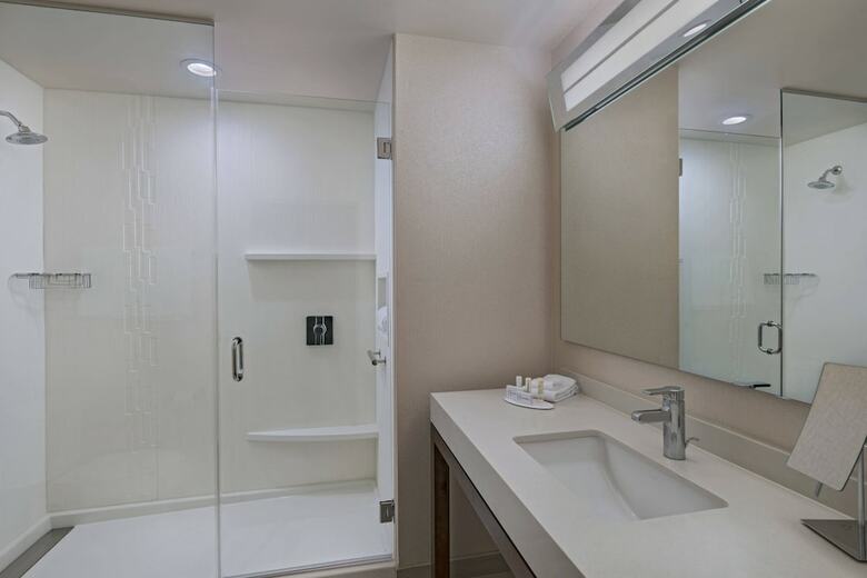 Hotel Courtyard By Marriott Houston Sugar Land/lake Pointe