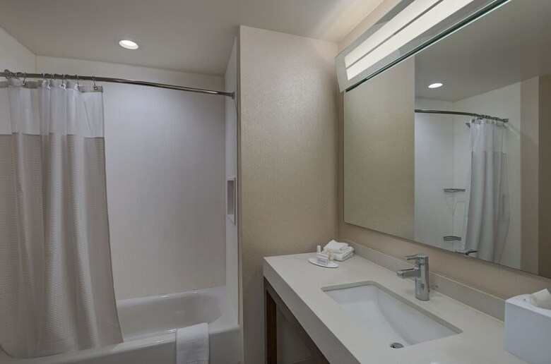 Hotel Courtyard By Marriott Houston Sugar Land/lake Pointe