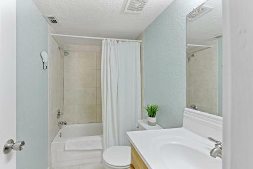 Seaside Villas 18, 2 Bedrooms, Pool Access, Pets, Wifi, Sleeps 8
