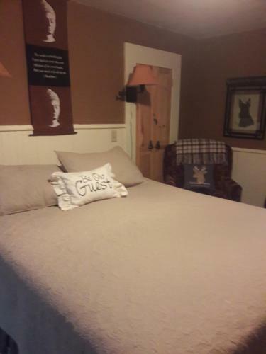 Calais Crossing River House Bed And Breakfast