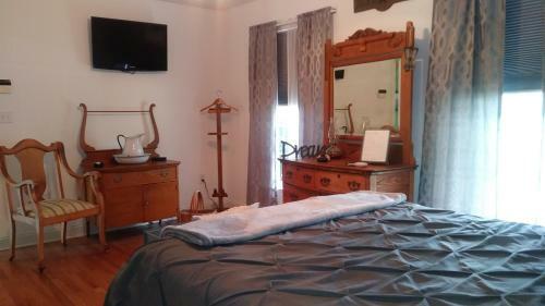 Bed & Breakfast Marvels On The Creek