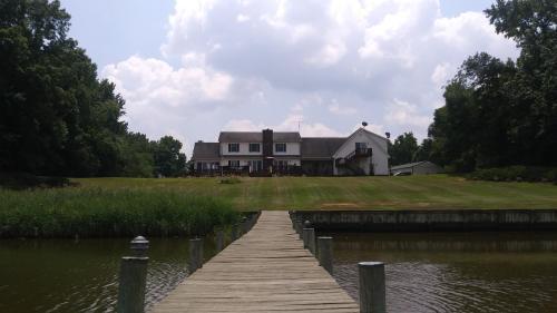 Bed & Breakfast Marvels On The Creek