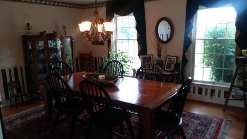 Bed & Breakfast Marvels On The Creek