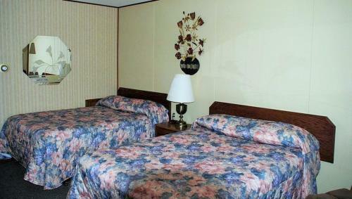 Motel Budget Host Inn - Long Prairie