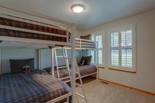 34 Fairway Village