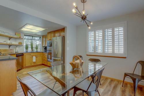 34 Fairway Village