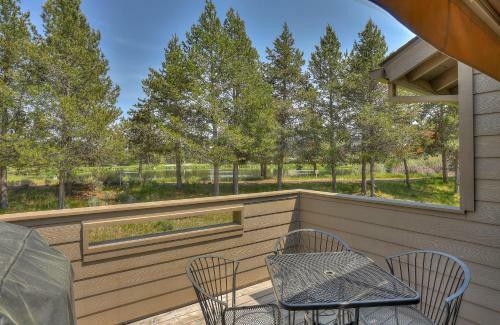 34 Fairway Village