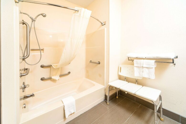 Hotel Quality Inn & Suites