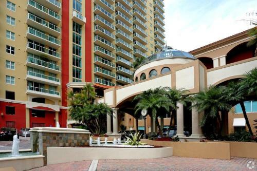 Aparthotel Yacht Club Modern Luxury Apartments