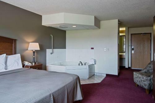 Posada Americinn By Wyndham Iowa Falls