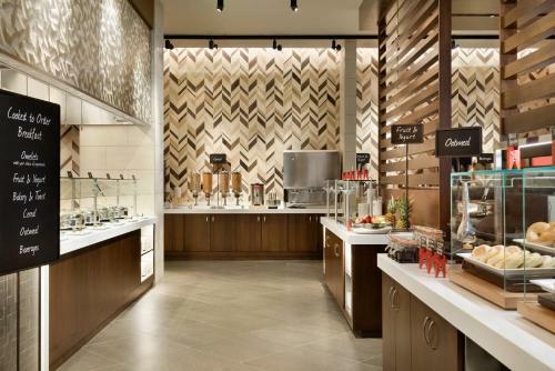Hotel Embassy Suites By Hilton Syracuse Destiny Usa