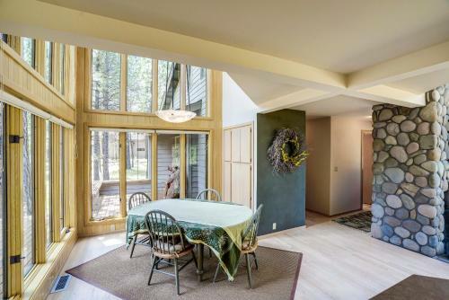 Black Butte Ranch: South Meadow Contemporary