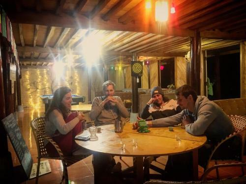 Sister's Homestay And Bar