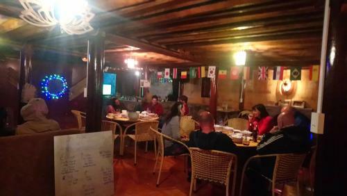 Sister's Homestay And Bar