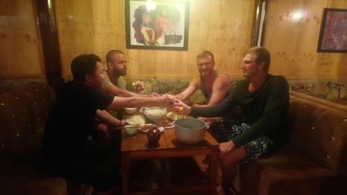 Sister's Homestay And Bar
