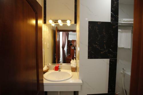 Hotel Kh�ch S?n Orange Quy Nh?n