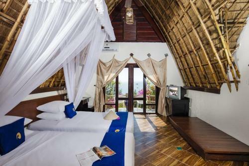 Hotel Rock Water Bay